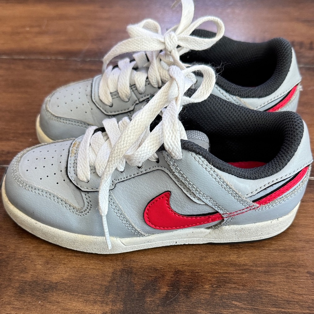 Nike Kids Sneakers in Gray and Red Size 10.5